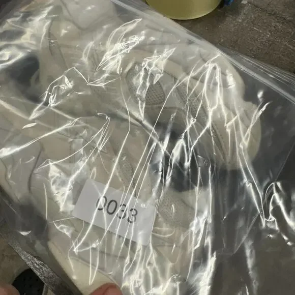 New Balance 9060 Reflection (GS) GC9060LL Women’s Size 6 White Shoes - Picture 2 of 16